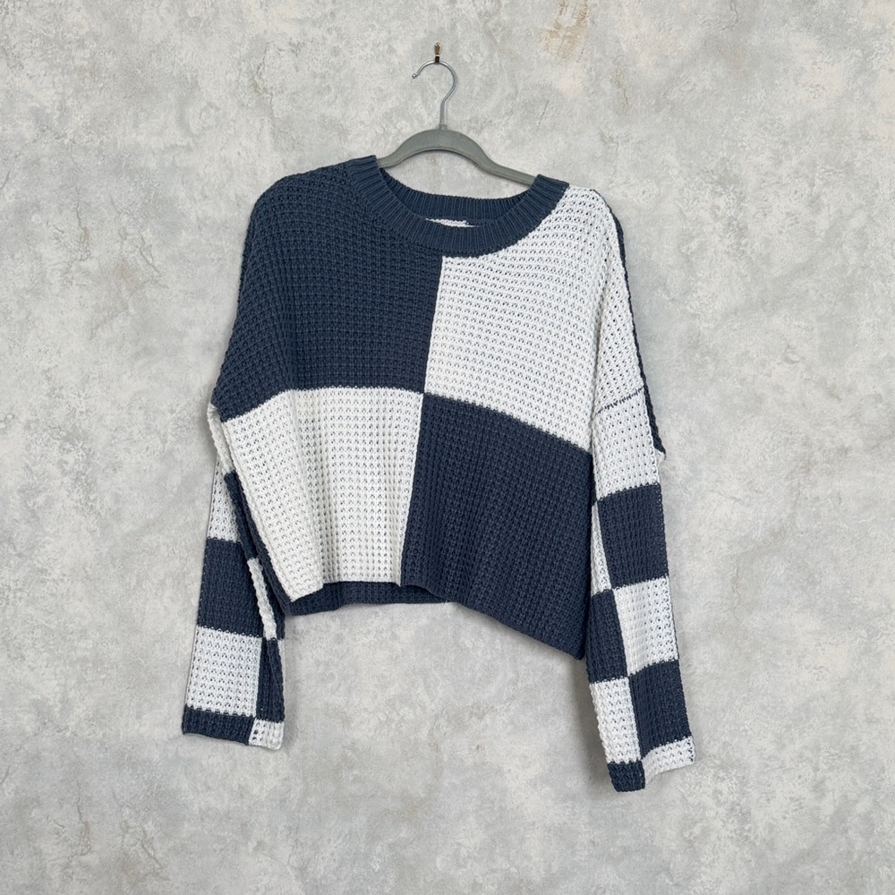 moon & madison Navy and White Colorblock Cropped Crewneck Sweater